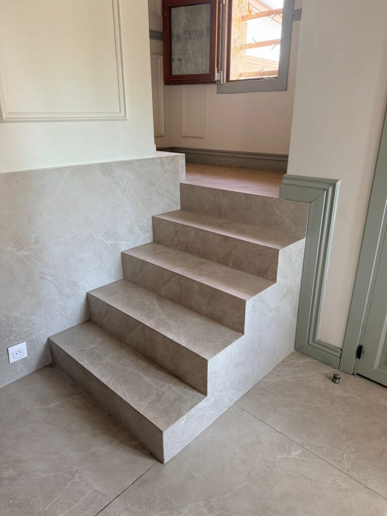 Habillage escalier en carrelage – MEC DMIR